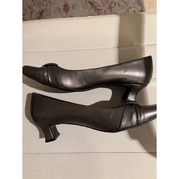 Easy Street Womens Pewter Metallic Square Toe Ruched Low Kitten Heel Pumps 7.5M - Image 4