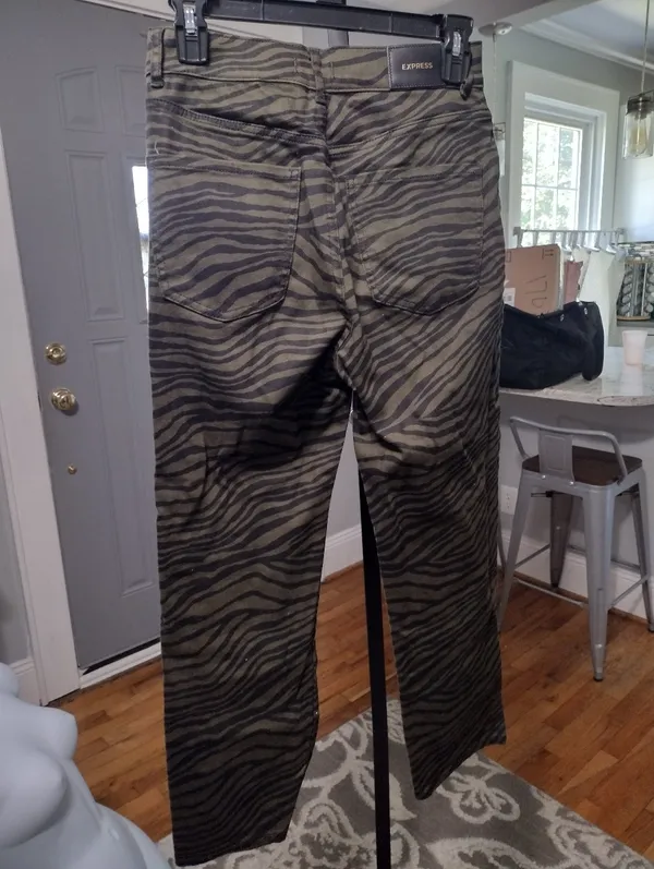 Express Olive Green Zebra-Print Straight Jeans - Image 2