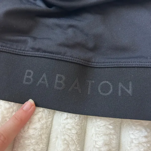 Aritzia Babaton Black Longsleeve Cropped Workout Top High Support Size XXS - Image 5