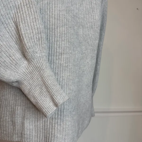 Banana Republic Gray Knit Balloon Sleeve Sweater, Size Small - Image 6
