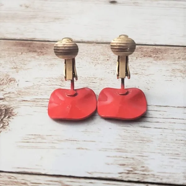 Vintage Clip On Earrings Rounded Pushed in Square Red - Retro Earrings - Image 4