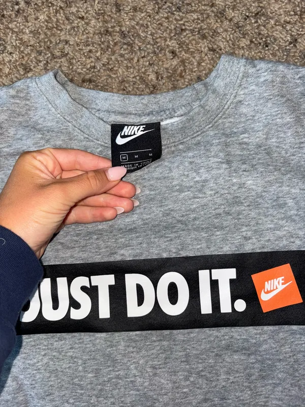 Nike Crewneck Sweatshirt - Image 2
