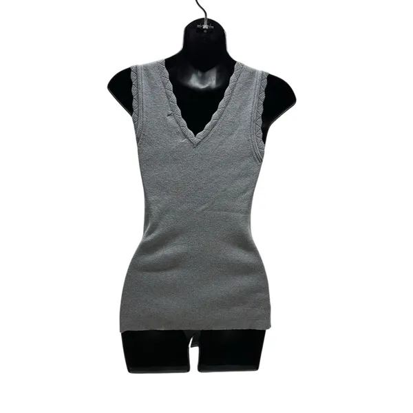 Catherine Malandrino Grey Ribbed Knit Scalloped V-Neck Tank Top - Image 4