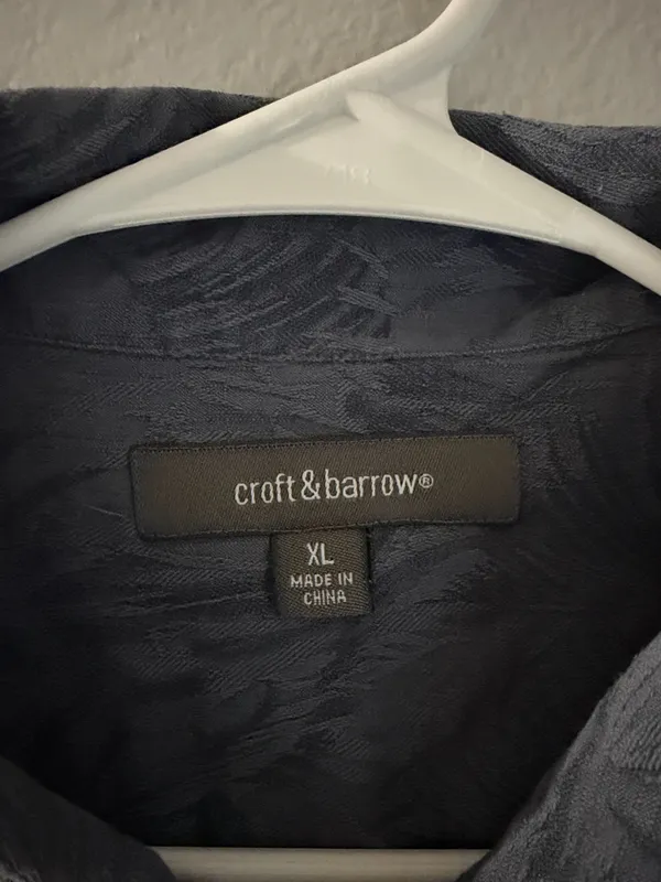 Croft & Barrow Men’s short sleeve button up shirt - Image 2