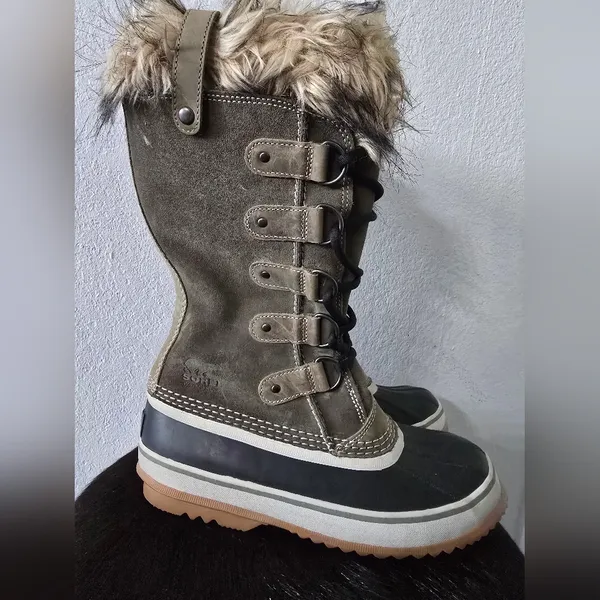 Sorel Women’s Waterproof Shearling Winter Boots Black/Green Size 9 - Image 4