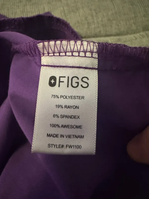 Purple figs scrub top size small - Image 6