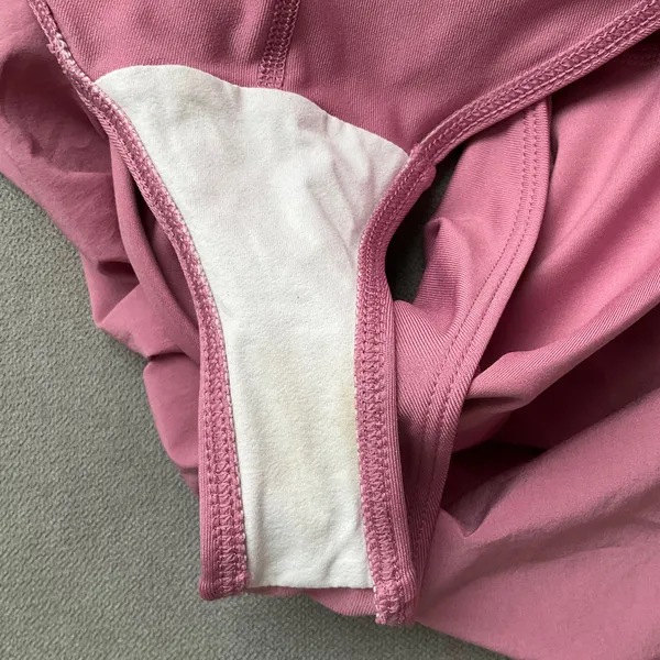 Alo Yoga V-Cute Running Short Pink Wild Rose XXS - Image 4