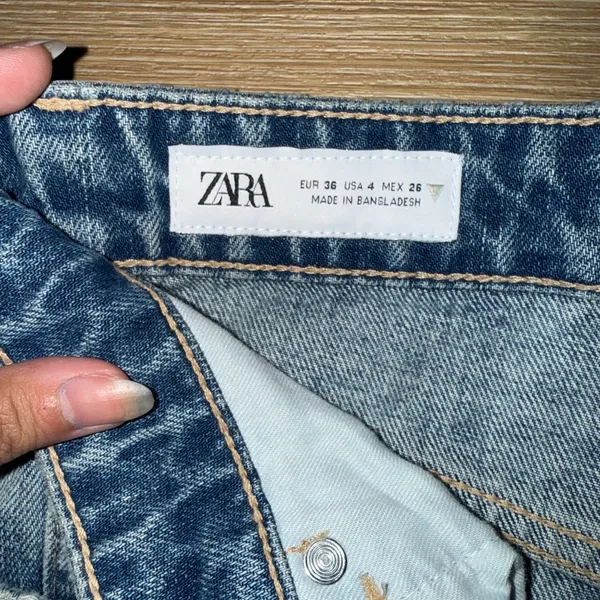 ZARA Denim Shorts size 25 - Image 2