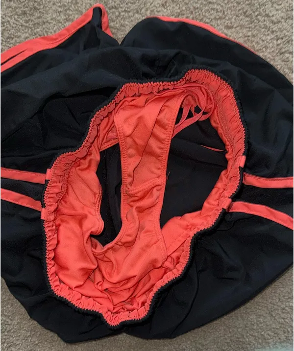 Nike Dri-Fit Women’s Shorts Small Black and Salmon - Image 4