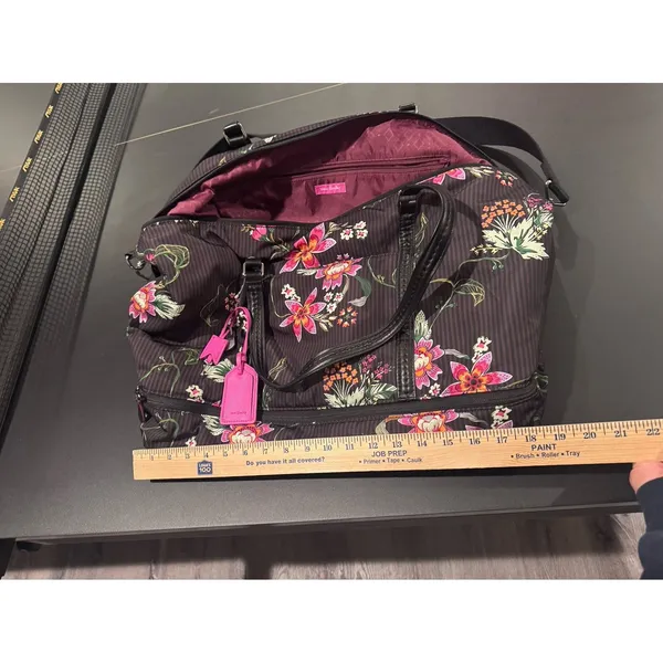 Vera Bradley large duffle bag with accessories. Excellent‎ condition - Image 3