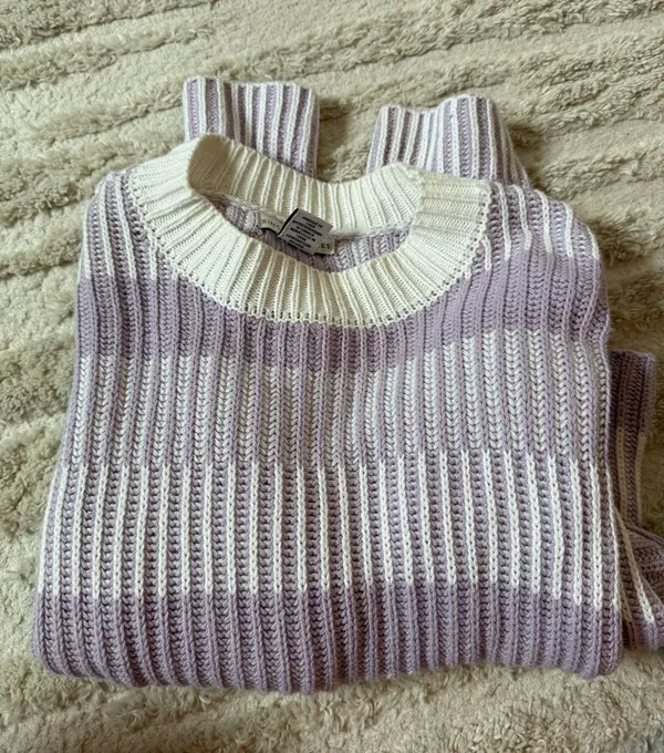 Purple And White Sweater - Image 4