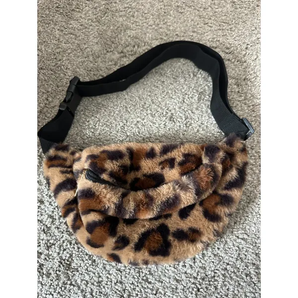 Cheetah Fanny Pack Crossbody Bag Black - Image 16