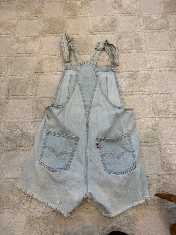 Levi short light wash overalls - Image 3