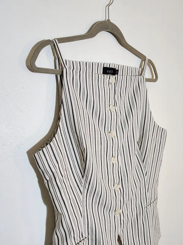 VICI Black and White Stripe Button Down Sleeveless Vest Style Top Sz Large NWOT - Image 4