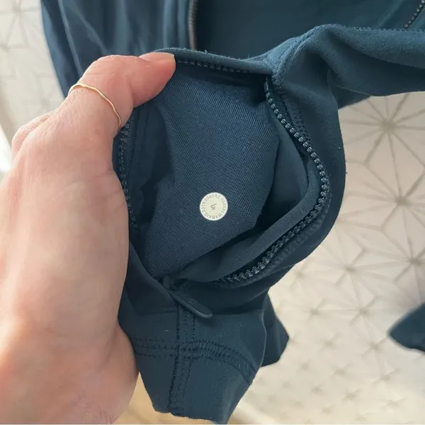 Lululemon Nulu Teal Hoodie *broken zipper - Image 5