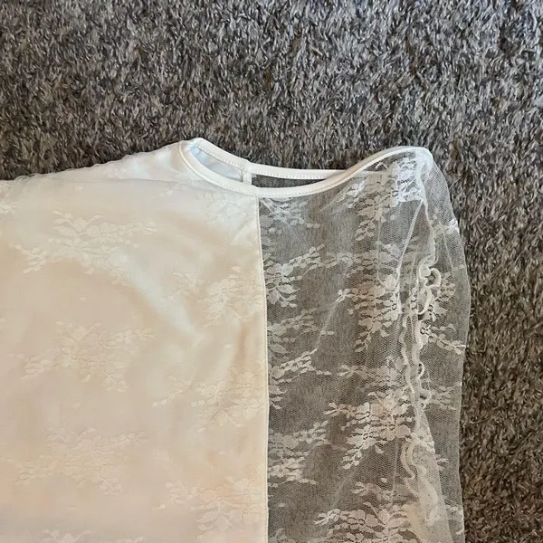 Amazon NWT Elegant White Lace Women Top - Image 3