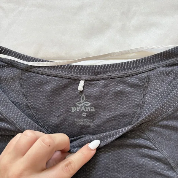 PRANA Short Sleeve T Shirt Tee Womens XS‎ Gray Yoga Loose Fit Activewear Outdoor - Image 2