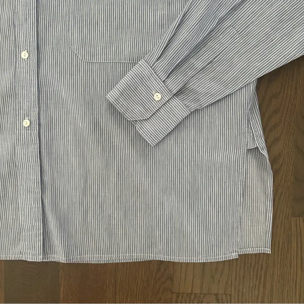 Vince Linen Blend Split Back Boxy Pinstripe Button Down Shirt Blue and White M - Image 2