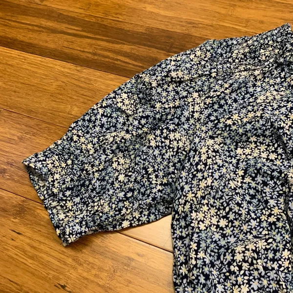 Abercrombie Fitch Womens Smocked V‎ Neck Floral Puff Sleeve Crop Top Size Small - Image 3