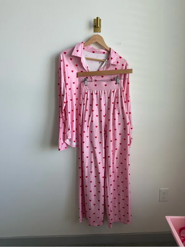 Pink Red Heart Print Matching Pajama Set Button Down Wide Leg Pants Size Medium - Image 2