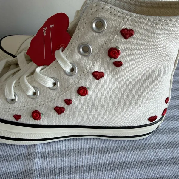 Converse NEW Women's Chuck Taylor All Star Embroidered Roses Hi Top Shoe Size 6 - Image 6