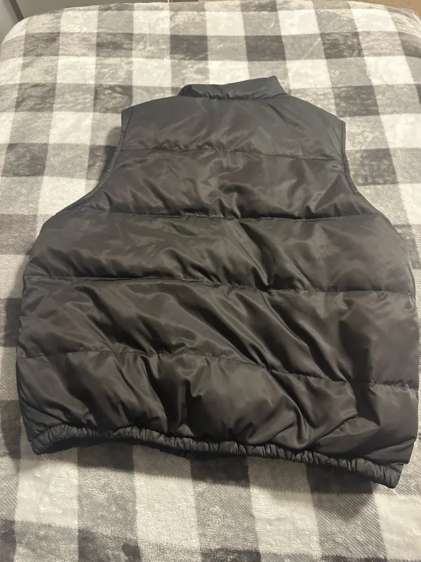Old Navy women’s vest size M/L - Image 2