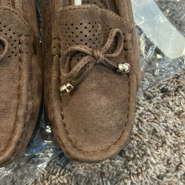 New Women’s Brand New Brown Microsuede Slip On Moccasins Sz 9 - Image 4