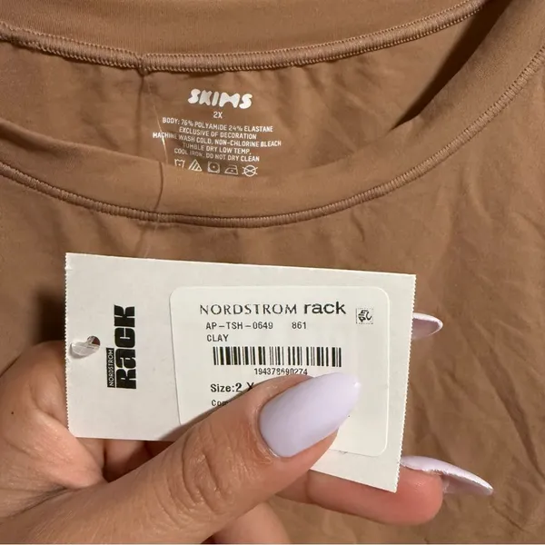 NWT SKIMS Fits Everybody T-Shirt Skimming Color Sienna Tan- Size 2XL - Image 4