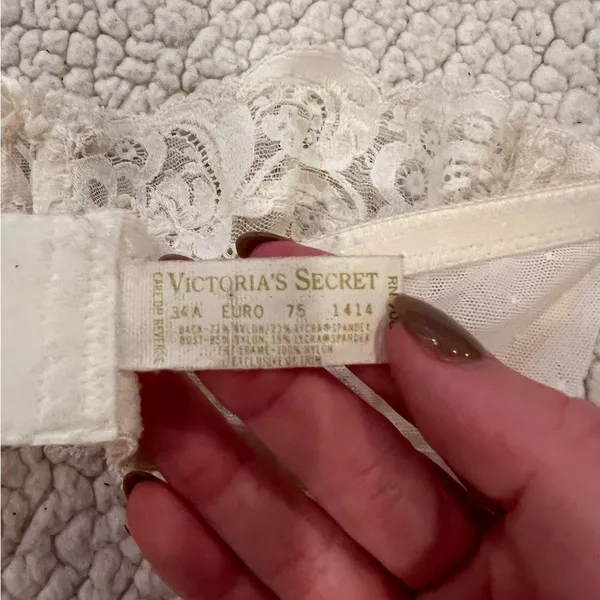 Victoria's Secret White bra - Image 3