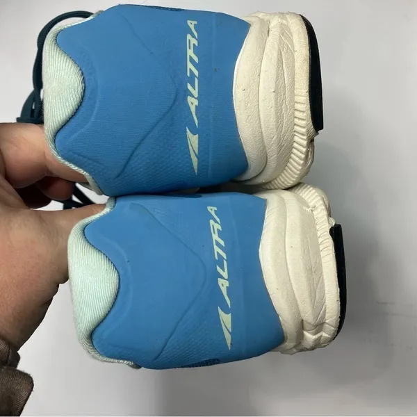 Altra Torin 4.5 sneakers blue teal‎ size 9 - Image 5