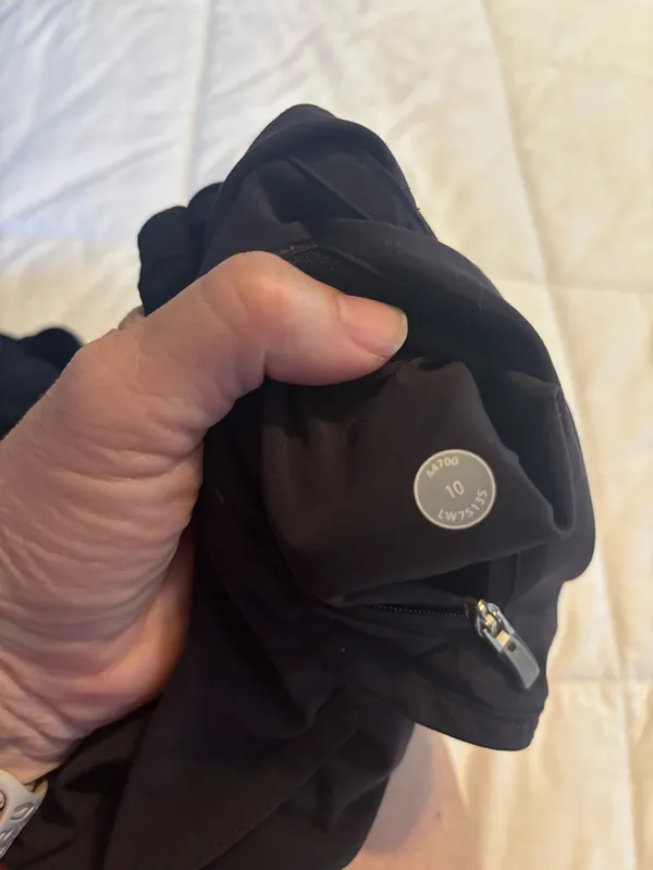 Lululemon size 10 black shorts  - Image 5