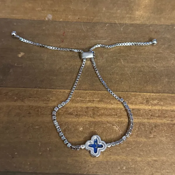 Silver tone blue clover bolo tennis bracelet - Image 3