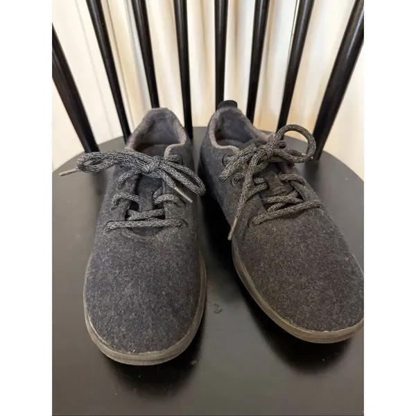 AllBirds black on black classic wool running sneaker size 9 - Image 11