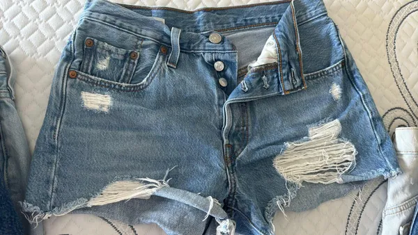 Levi's 501 High-Rise Shorts - Image 4
