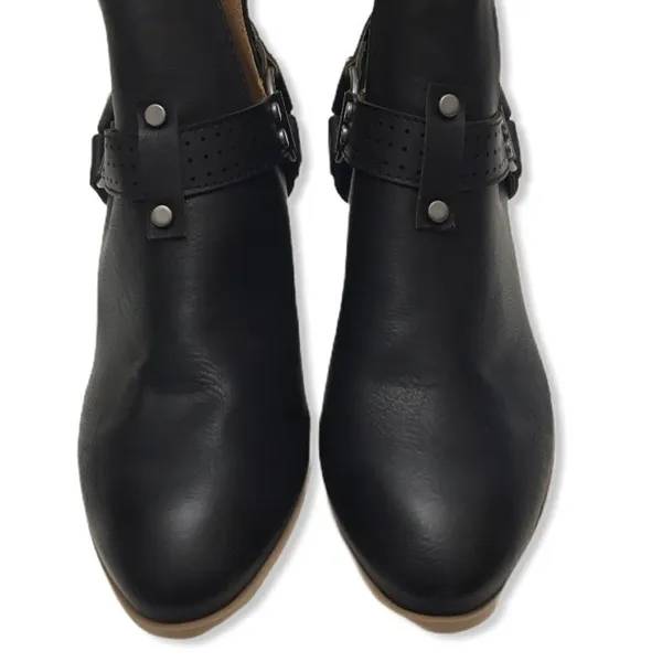 Qupid Black Pointed Toe Cut-out Ankle Booties - Image 4