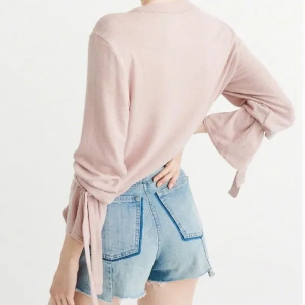 ✨ Abercrombie & Fitch Bow Tie Sleeve Sweater✨ - Image 8