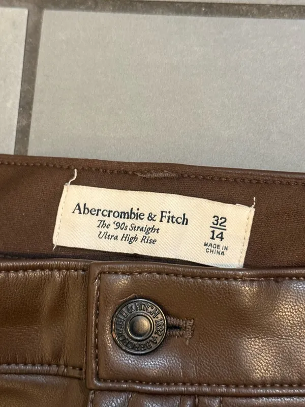 Abercrombie and Fitch High Rise 90s Straight Vegan Leather Pant - Image 4