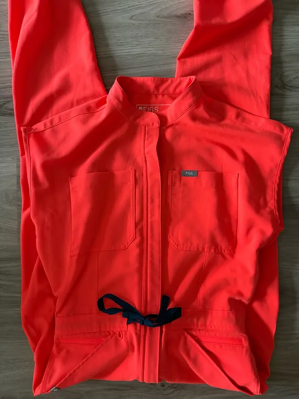 FIGS Scrubs - Image 2