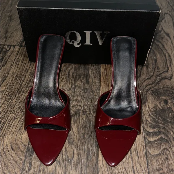 Qi Women's Deep Red Slide Heels Size 9.5 - Image 2