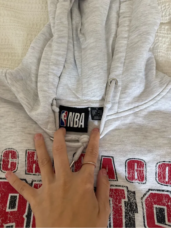 NBA Chicago Bulls Gray Crewneck Hoodie with Red Logo - Image 2