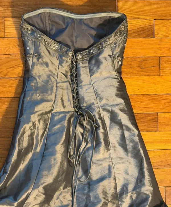 Adrianna Papell silver beaded prom dress with rhinestone embellishments - Image 5