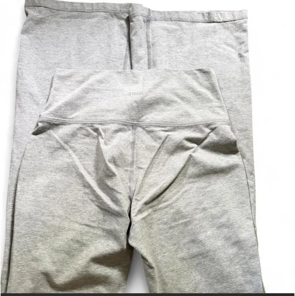Aritzia TNA athletic heather gray flare leggings - Image 4