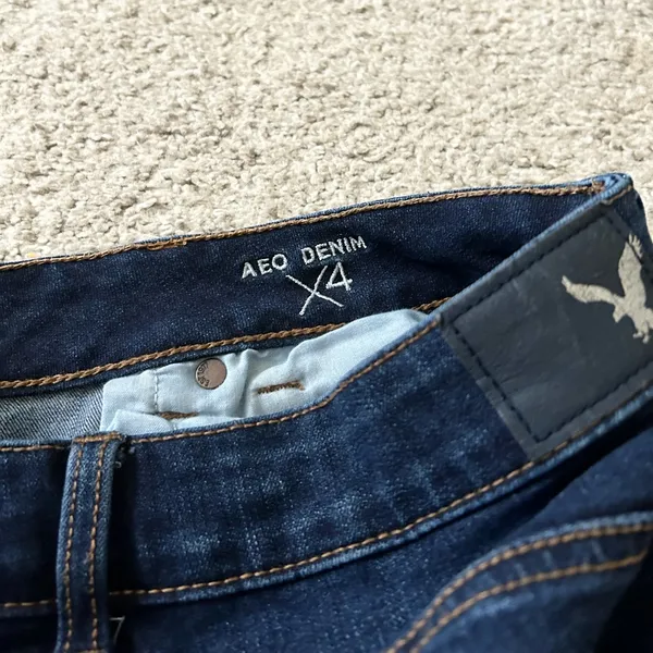 American Eagle Denim Shorts Dark Wash Frayed Hem Cuffed Womens‎ - Image 6