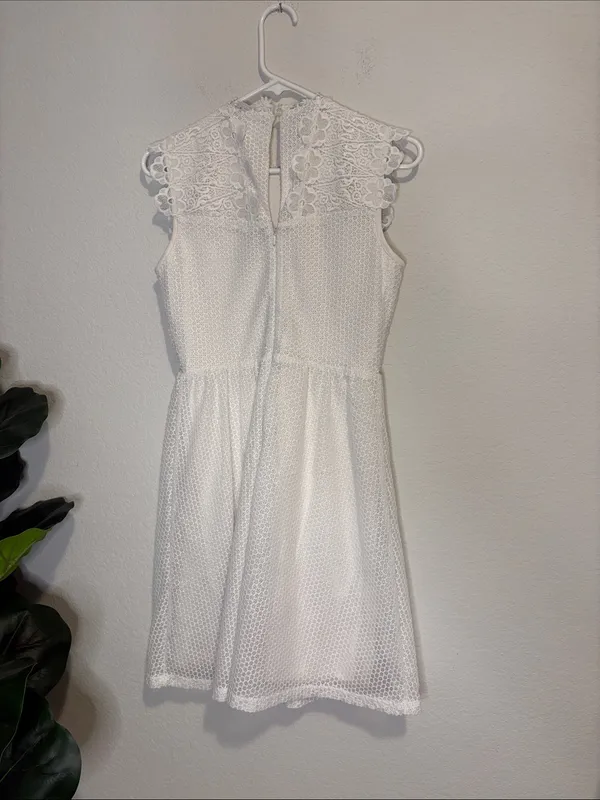 bebe white Lace Floral Sleeveless Dress 4 - Image 5