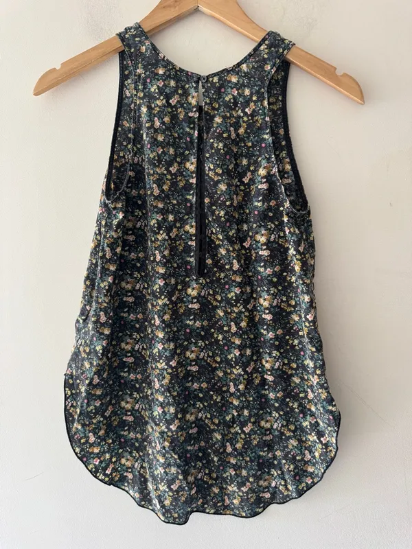 Wilfred Aritzia‎ Floral 100% Silk Floral Cottagecore Tank Top - Image 4
