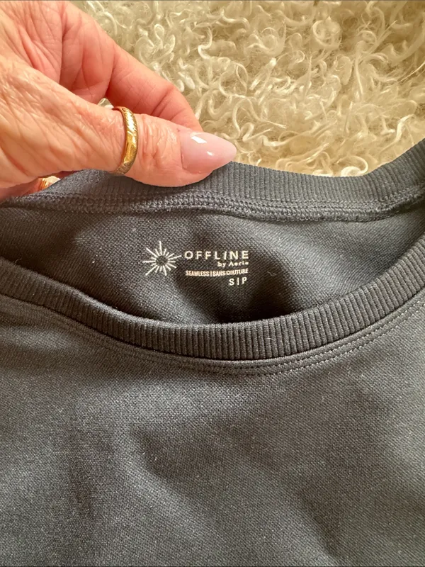 NWOT Offline by Aerie cropped black crewneck long sleeve size small - Image 2