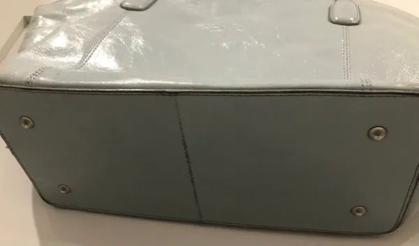 Hobo Brand Handbag - Image 5