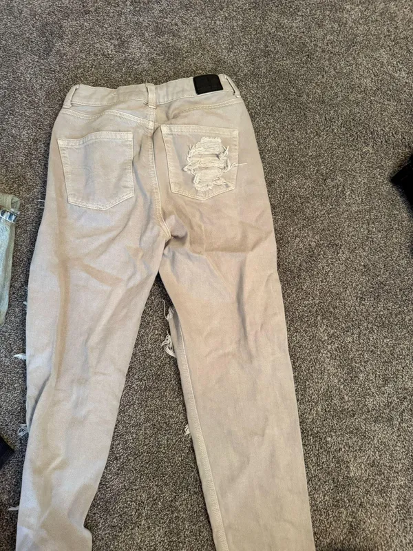 American Eagle Jeans - Image 3