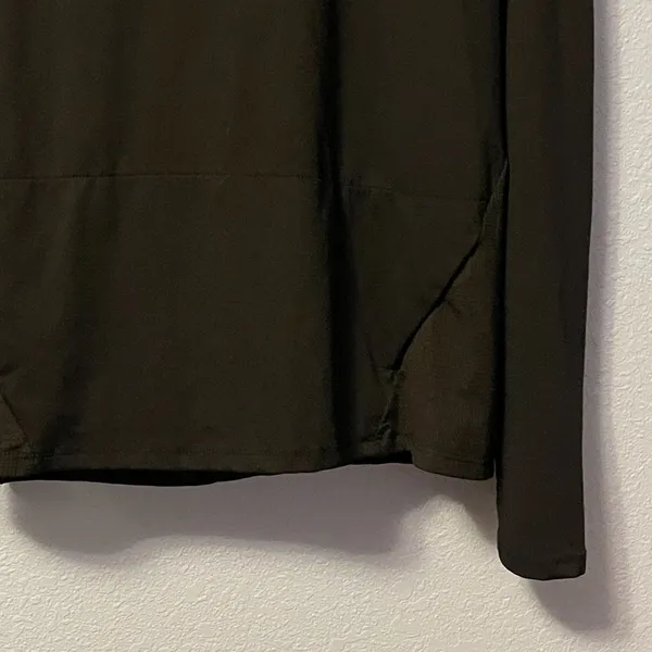 Fabletics Black Athletic Hoodie Pullover with Thumbholes and Mesh Panels - Image 3