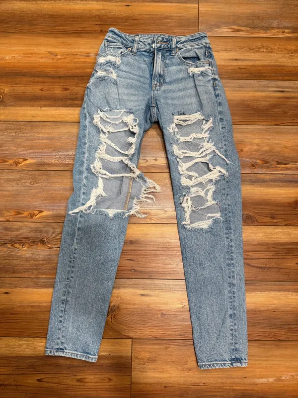 American Eagle Mom Jeans - Image 2